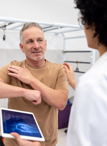 Patient undergoing treatment for frozen shoulder